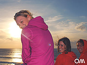 ...enligt surfa på taket av surfcamp ...enligt surfa på taket av surfcamp