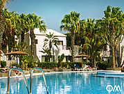 Poolen på surfcamp Bungalows